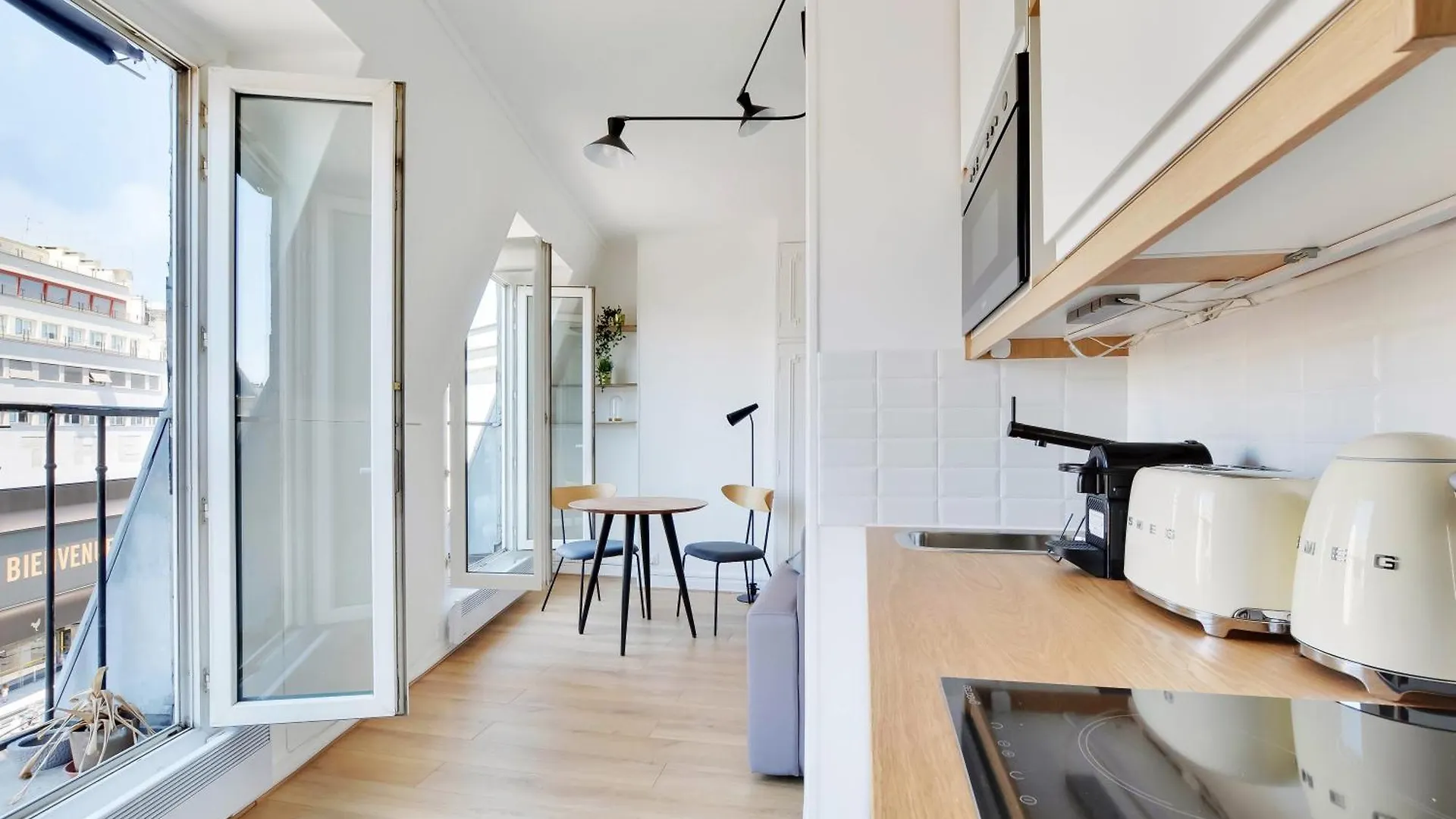 Superb Bright Clichy Montmartre Apartment *