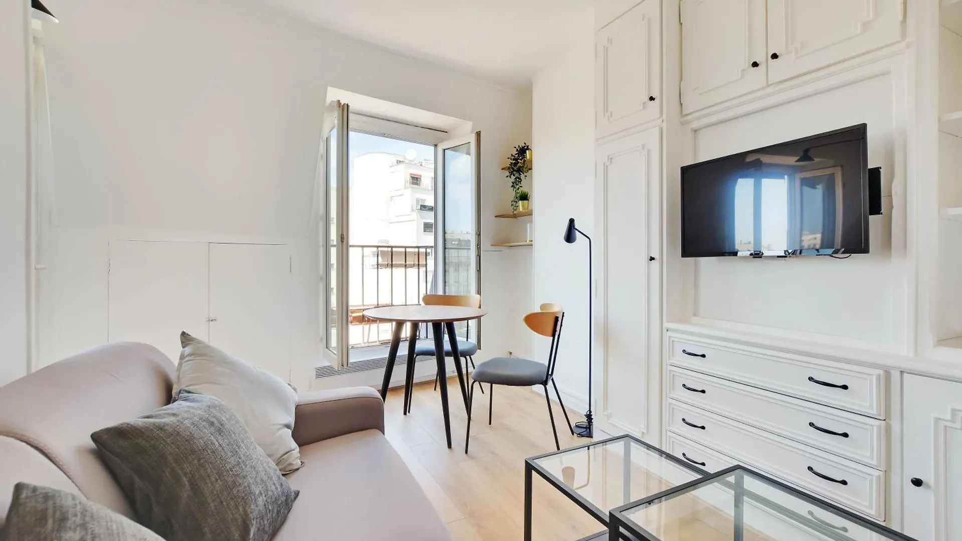 Superb Bright Clichy Montmartre * Paris